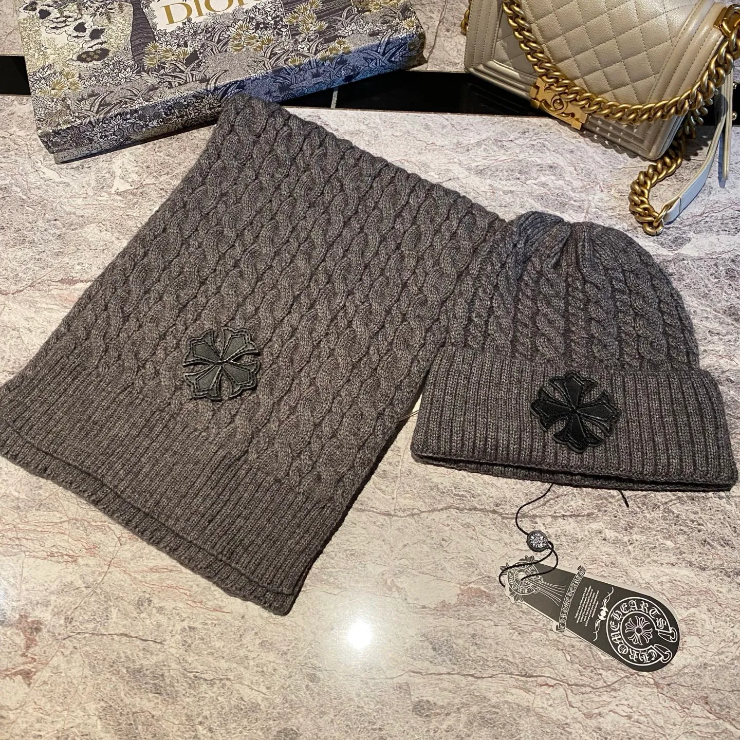Crow Heart Set: Cashmere Knitted Hat + Scarf🧣